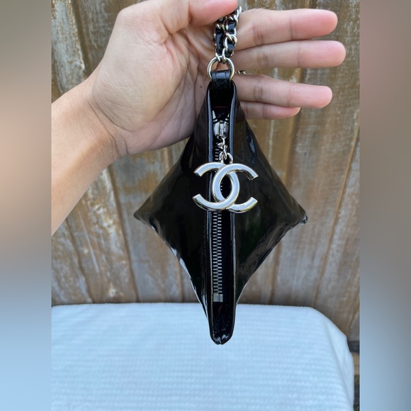 Chanel pyramid purse - Picture 7 of 16